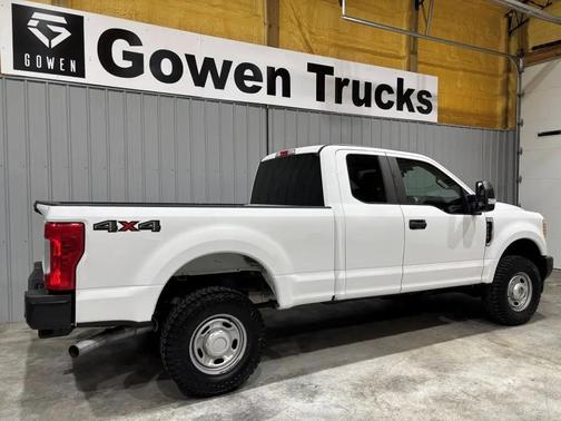 Oxford White 2017 Ford F-250 XL