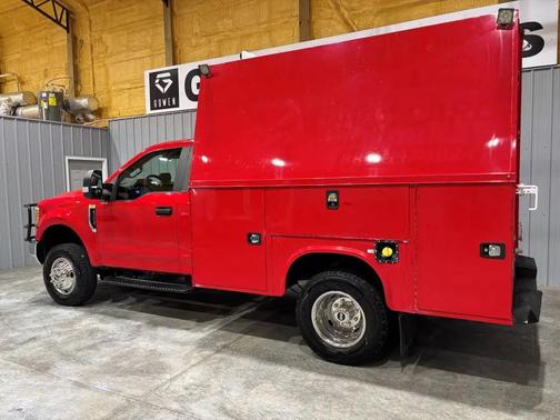Race Red 2017 Ford F-350 XL
