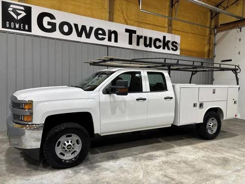 Summit White 2018 Chevrolet Silverado 2500 WT