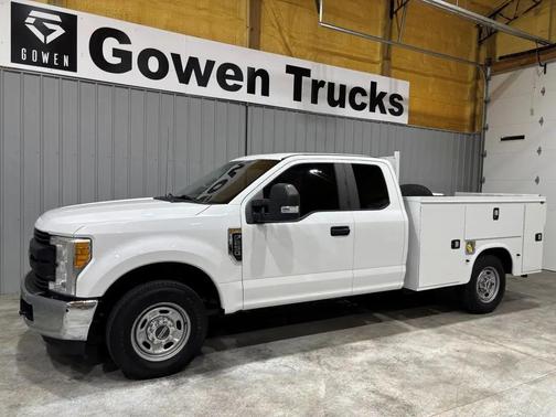 Oxford White 2017 Ford F-250 XL