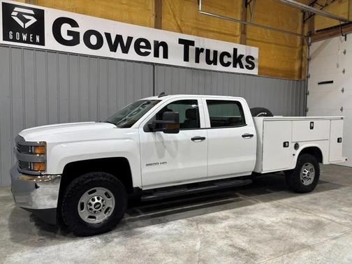 Summit White 2018 Chevrolet Silverado 2500 WT