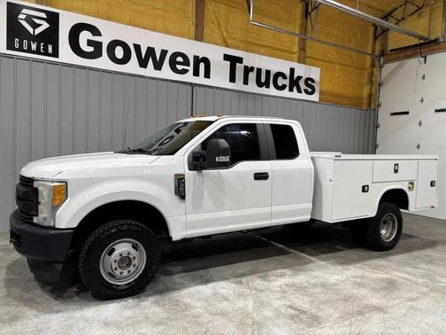 Oxford White 2017 Ford F-350 XL