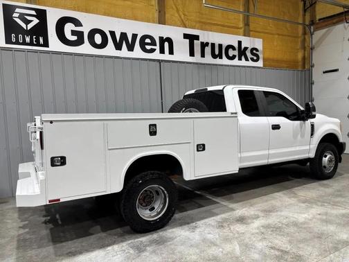 Oxford White 2017 Ford F-350 XL