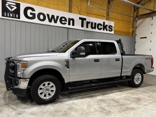 Iconic Silver Metallic 2022 Ford F-250 XLT