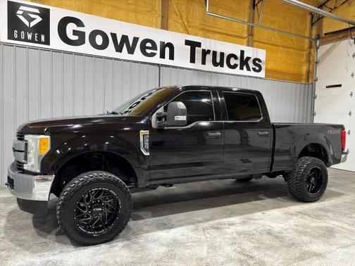 Shadow Black 2017 Ford F-250 XLT