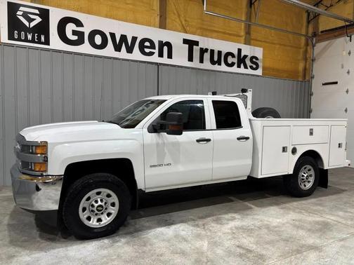 Summit White 2019 Chevrolet Silverado 2500 WT