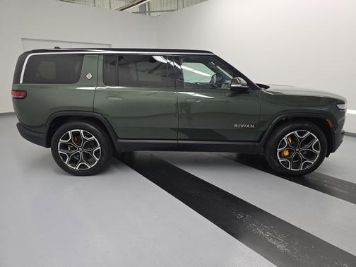 2022 Rivian R1S Launch Edition