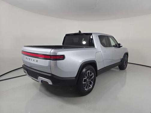LA Silver 2023 Rivian R1T Adventure Quad Motor Large Pack