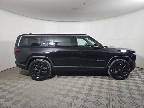 2024 Rivian R1S Adventure Package