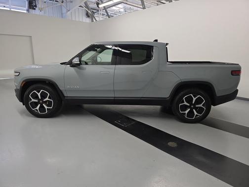 2022 Rivian R1T Adventure