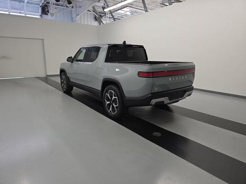 2022 Rivian R1T Adventure