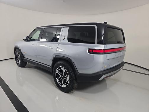 2022 Rivian R1S Launch Edition