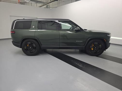 2023 Rivian R1S Adventure