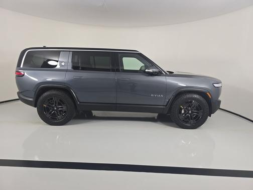 2024 Rivian R1S Adventure Package