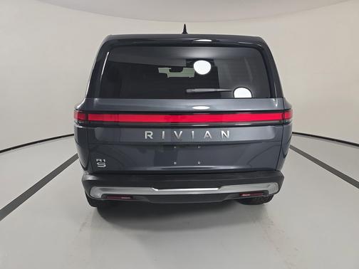 2024 Rivian R1S Adventure Package