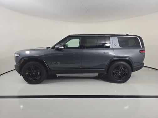 2024 Rivian R1S Adventure Package