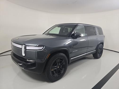 2024 Rivian R1S Adventure Package