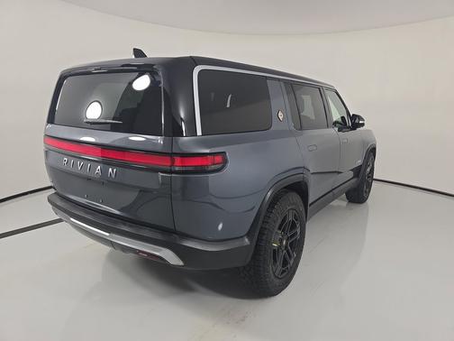 2024 Rivian R1S Adventure Package