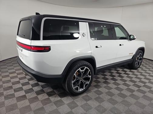 2023 Rivian R1S Adventure