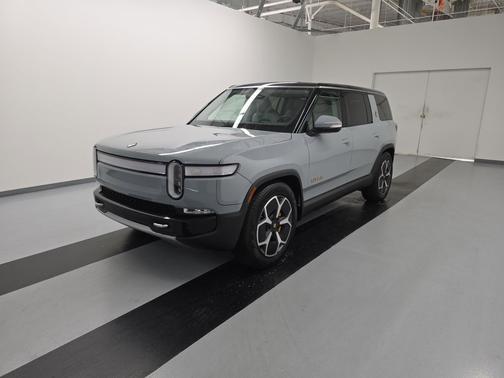 2023 Rivian R1S Adventure