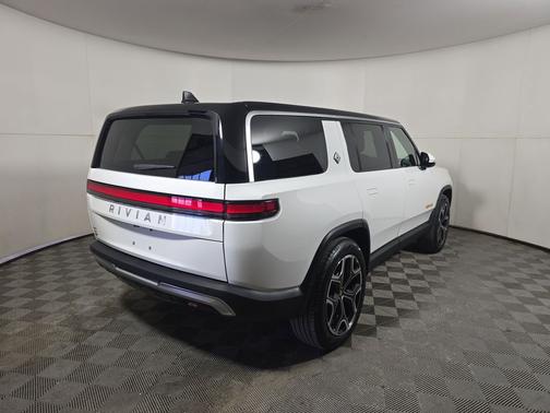 2023 Rivian R1S Adventure
