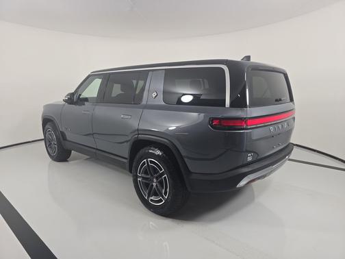 2025 Rivian R1S Adventure trim