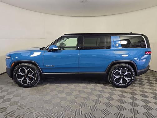 2023 Rivian R1S Adventure