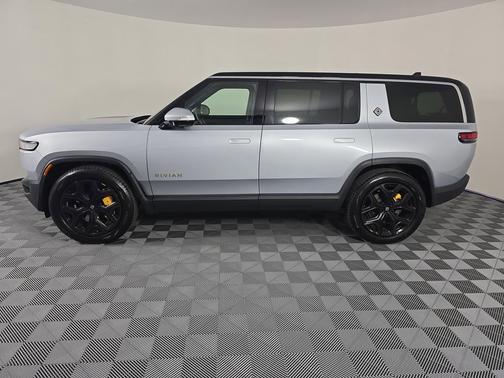 2023 Rivian R1S Adventure