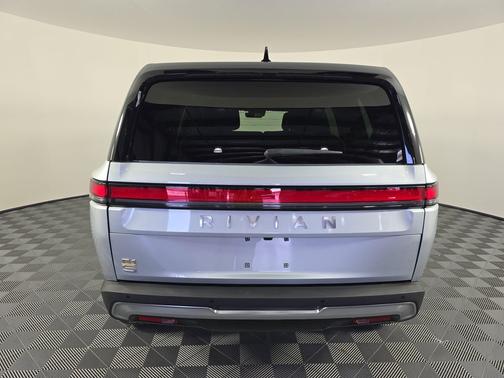 2023 Rivian R1S Adventure