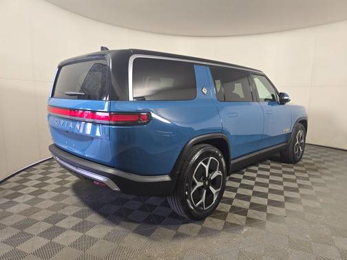 2023 Rivian R1S Adventure