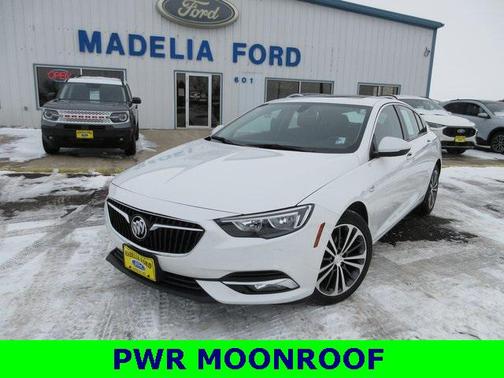 2018 Buick Regal Sportback Essence