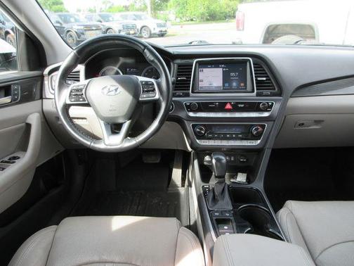 Quartz White Pearl 2018 Hyundai SONATA Limited
