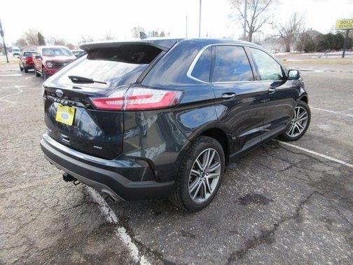 2022 Ford Edge Titanium