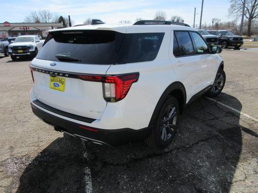 Star White Metallic Tri-Coat 2026 Ford Explorer Active