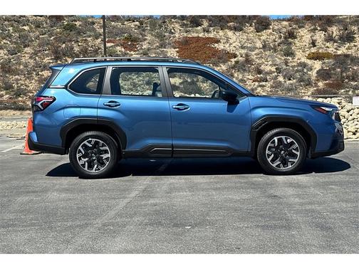 2025 Subaru Forester Base