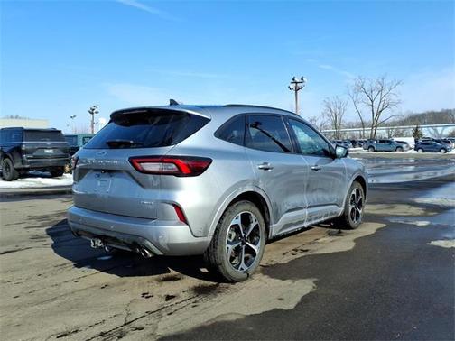 2024 Ford Escape ST-Line Elite