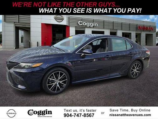 2022 Toyota Camry SE