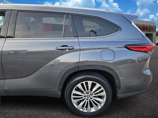 2023 Toyota Highlander Platinum
