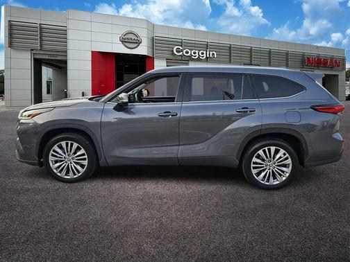 2023 Toyota Highlander Platinum
