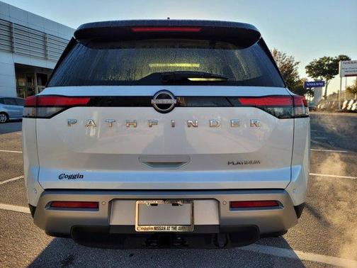 2025 Nissan Pathfinder Platinum