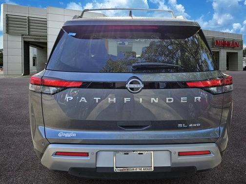 2025 Nissan Pathfinder SL