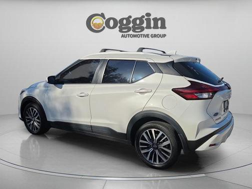 Aspen White 2022 Nissan Kicks SV