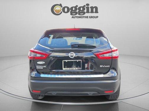 2022 Nissan Rogue Sport SV