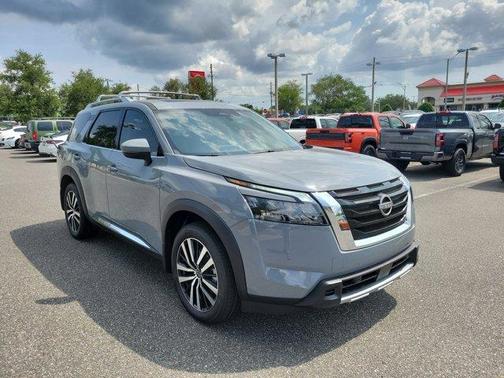 2025 Nissan Pathfinder Platinum