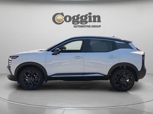 Aspen White Tricoat 2026 Nissan Kicks SR