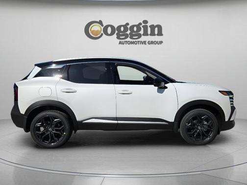 Aspen White Tricoat 2026 Nissan Kicks SR