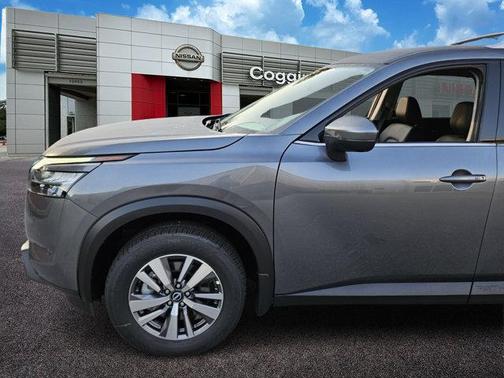 2025 Nissan Pathfinder SL