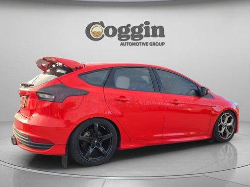 2017 Ford Focus ST Base