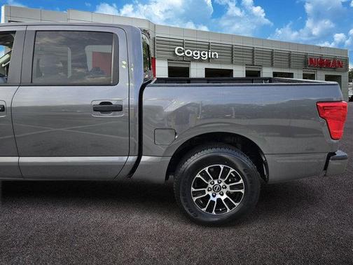 2023 Nissan Titan SV