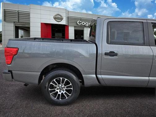 2023 Nissan Titan SV